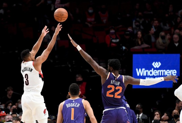  艾顿25+15，开拓者惨败太阳跌出前八  